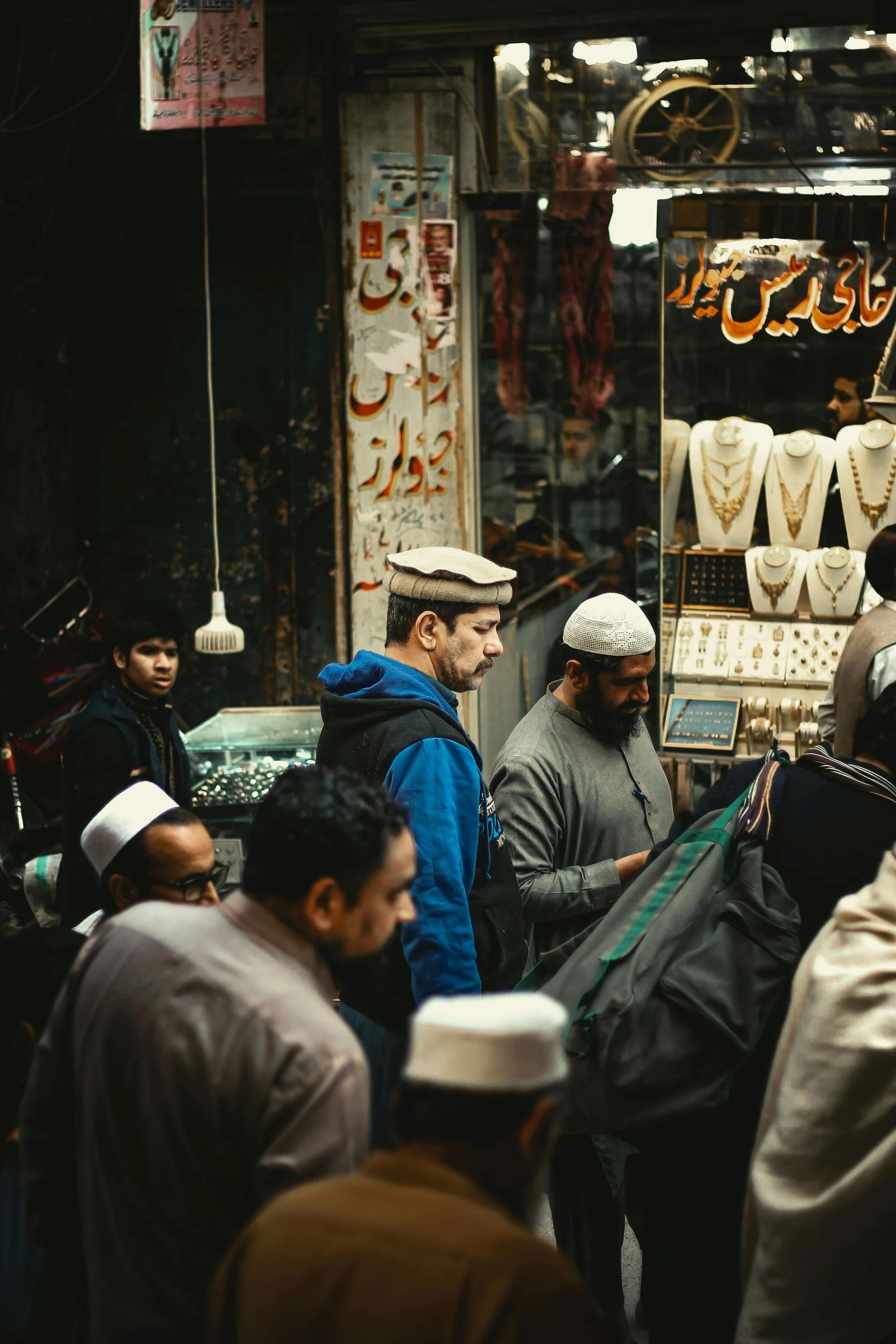 Pexels Shamaunmalik 33047190